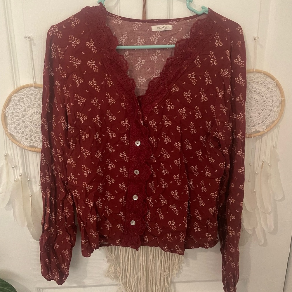 MAURICES RED LACE AND FLORAL BLOUSE